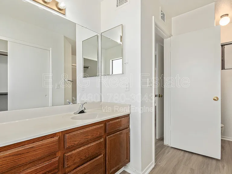 8714 W Amelia Ave — Photo 13