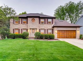 220 Winding Creek Dr, Naperville, IL 60565