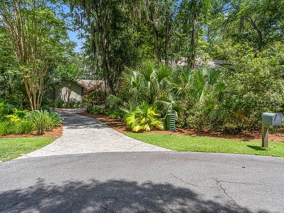 2nd image of 129 Conifer Ln