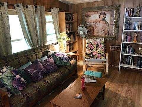 4th image of 16 Woodridge Dr