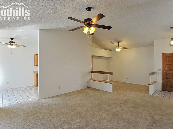 4th image of 7915 N Roundstone Dr