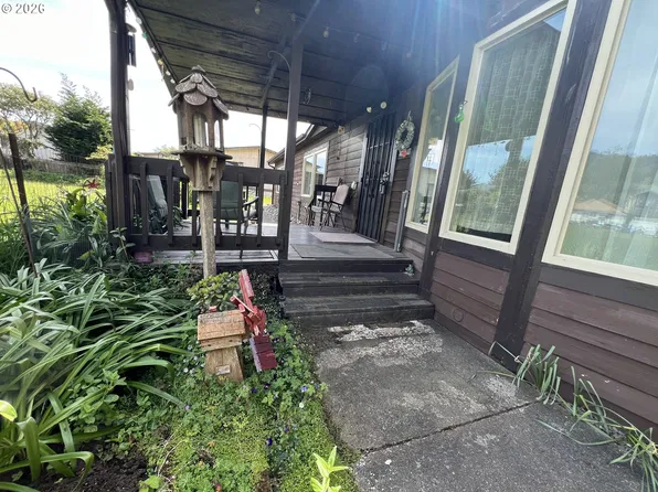 16063 Driftwood Ln Space 10, Brookings, OR 97415
