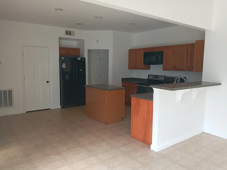4121 Alicia Ln — Photo 4