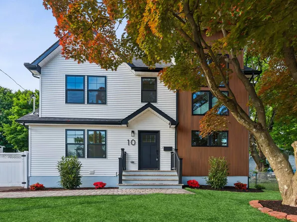 10 Rose St, Edison, NJ 08817