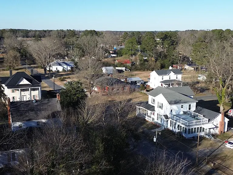 221 E Plank Rd — Photo 44
