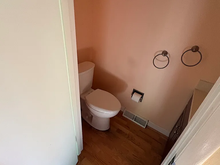 370 E Loveland Ave — Photo 12