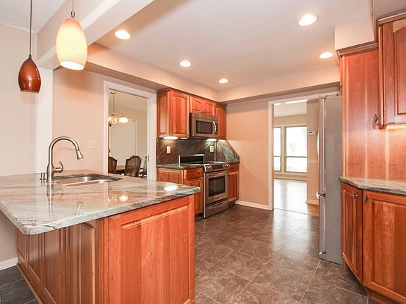2nd image of 1636 Westhill Blvd