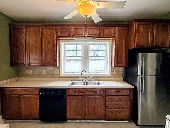 5th image of 1446 Ridge Rd NW