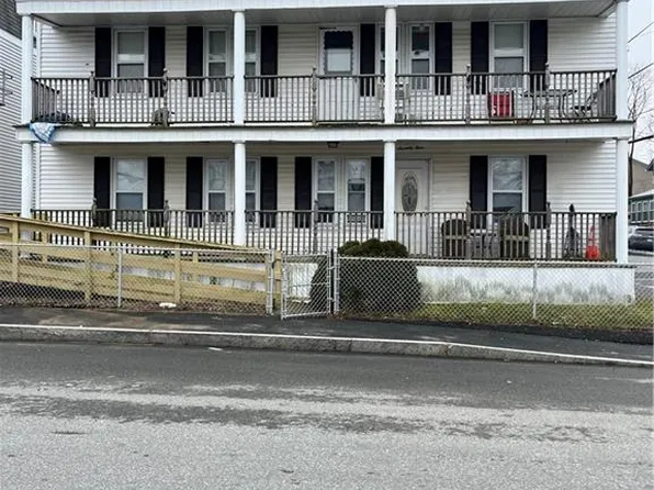74 Central St, Lincoln, RI 02838