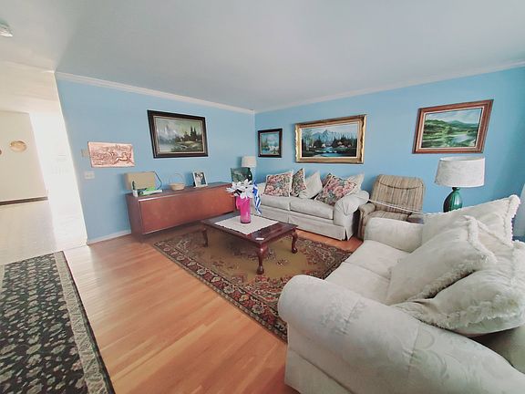 2nd image of 98 Harbor Dr #2
