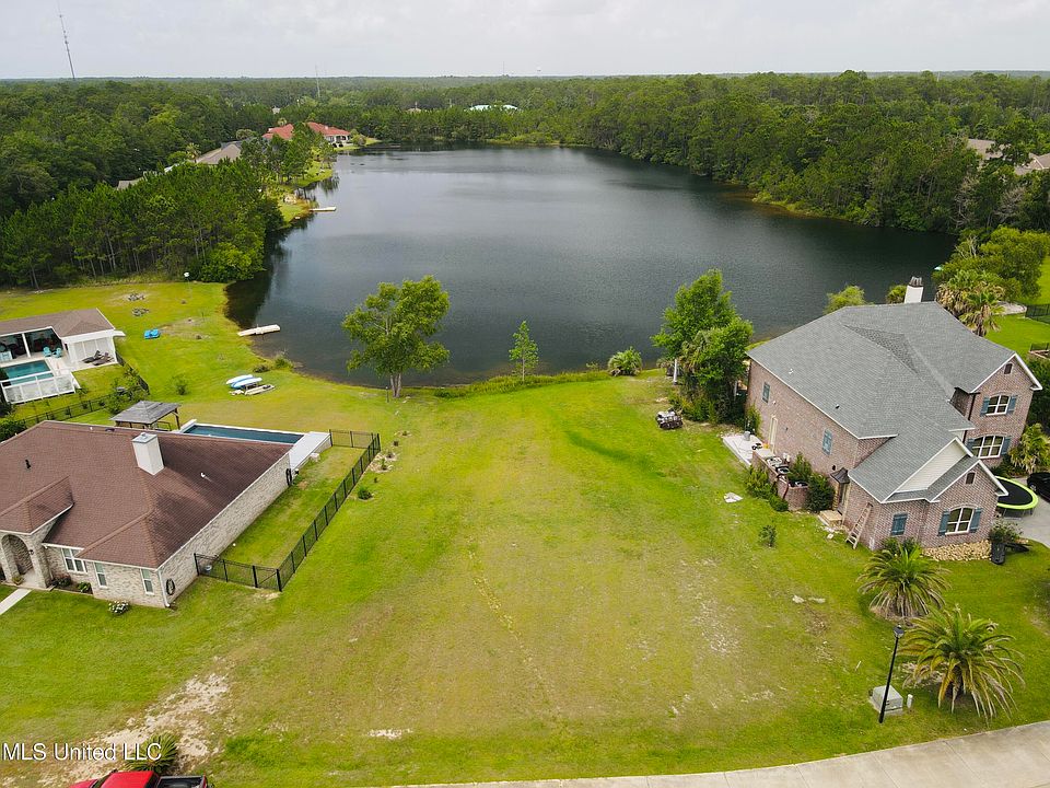 1st image of 106 Emerald Lake Dr
