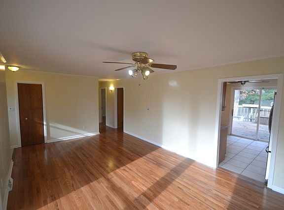 5th image of 22360 W Terry Dr N