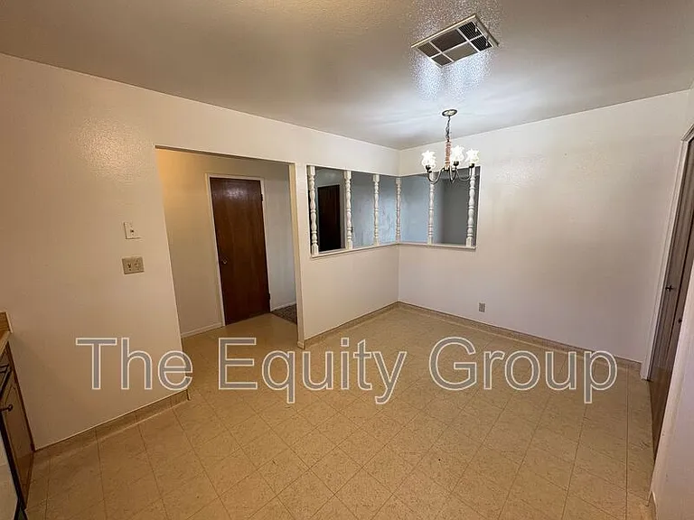 3924 W Hillsdale Ct — Photo 15
