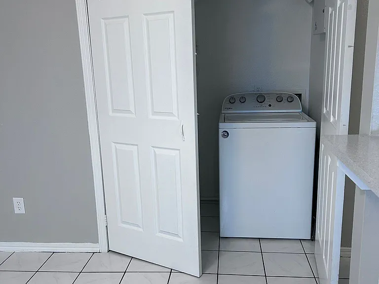 2202 W Elisa Ln #16 — Photo 8