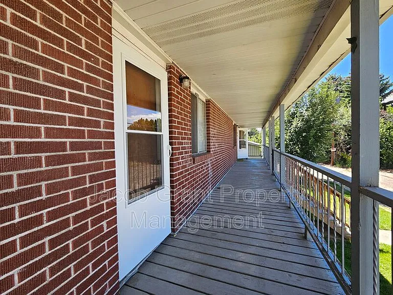 2118 Saint Clair Rd — Photo 13