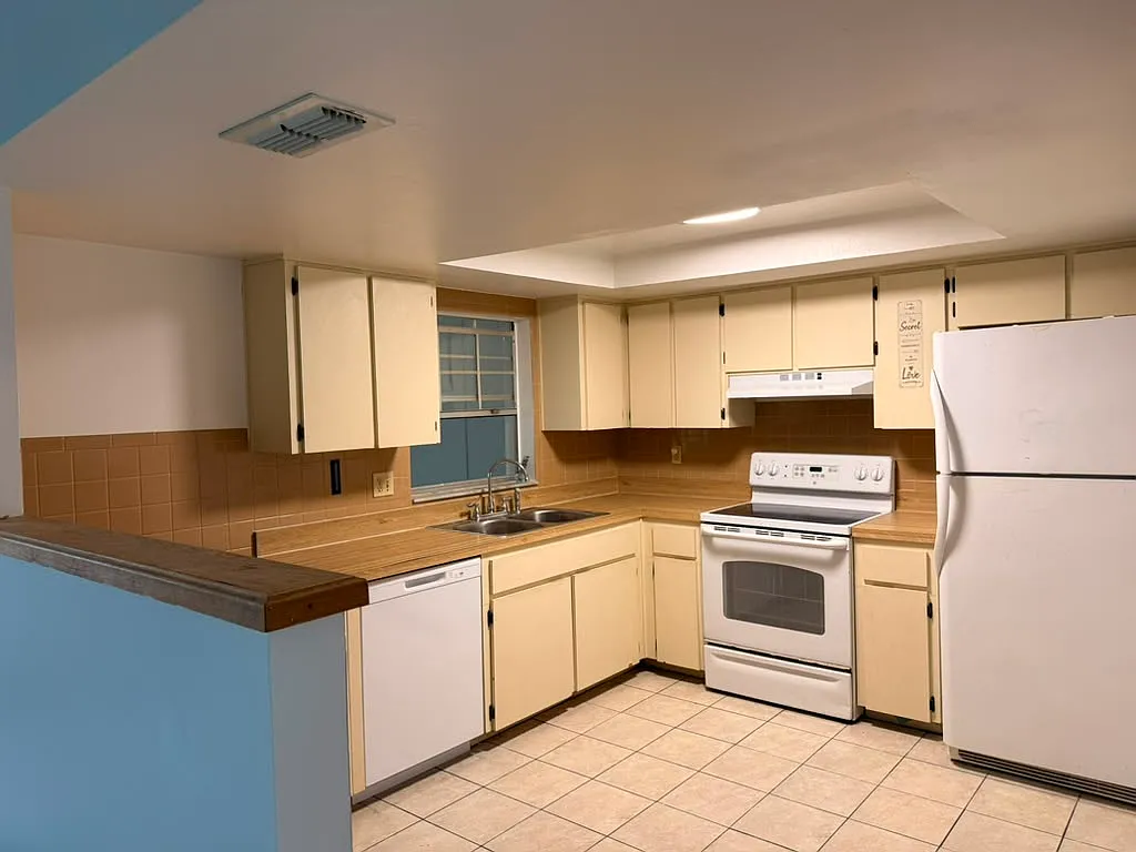 2 bed, 1180 sqft, $1,650 — Photo 3