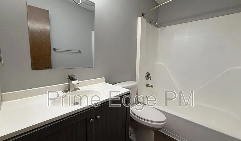 1109 N 28th St #10 — Photo 15