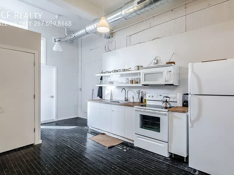 1804-08 E Hazzard St #1B — Photo 2
