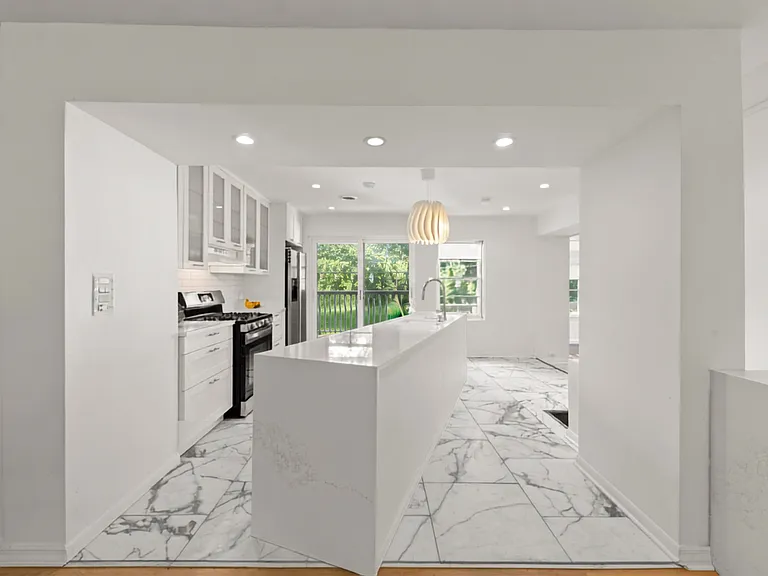 354 Indian Dr — Photo 3
