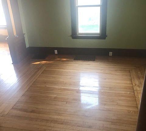 5th image of 622 6th Ave S