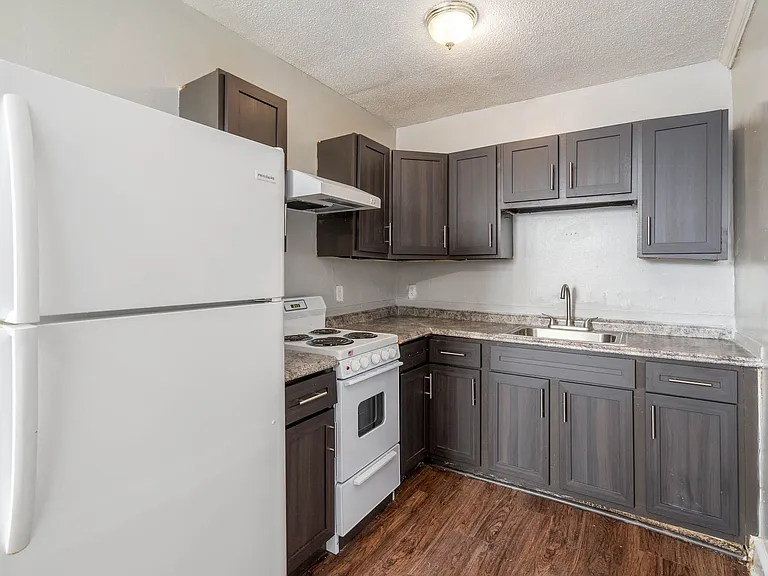 Duval Arms — Photo 9