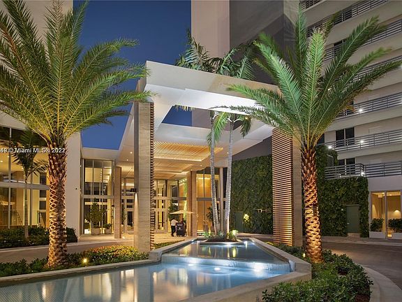 4th image of 16385 Biscayne Blvd Unit 2402