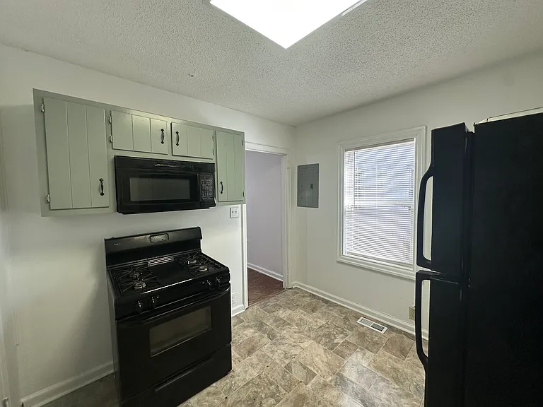 1272 Lyle Pl NW — Photo 9