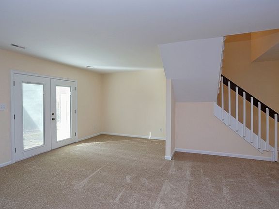 4th image of 113 Gristmill Ln E