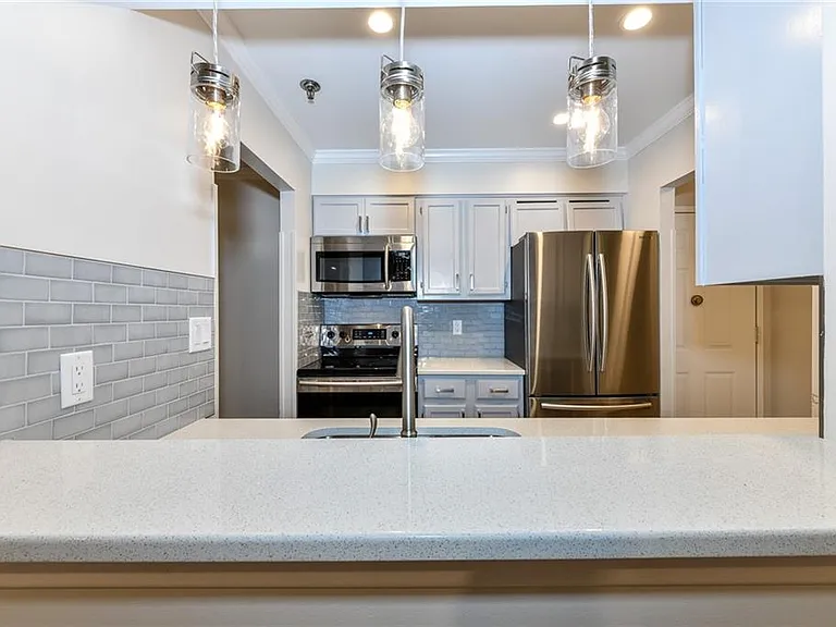 300 Johnson Ferry Rd #A210 — Photo 2