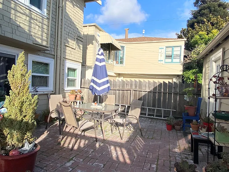 1012 Oak St #A — Photo 7