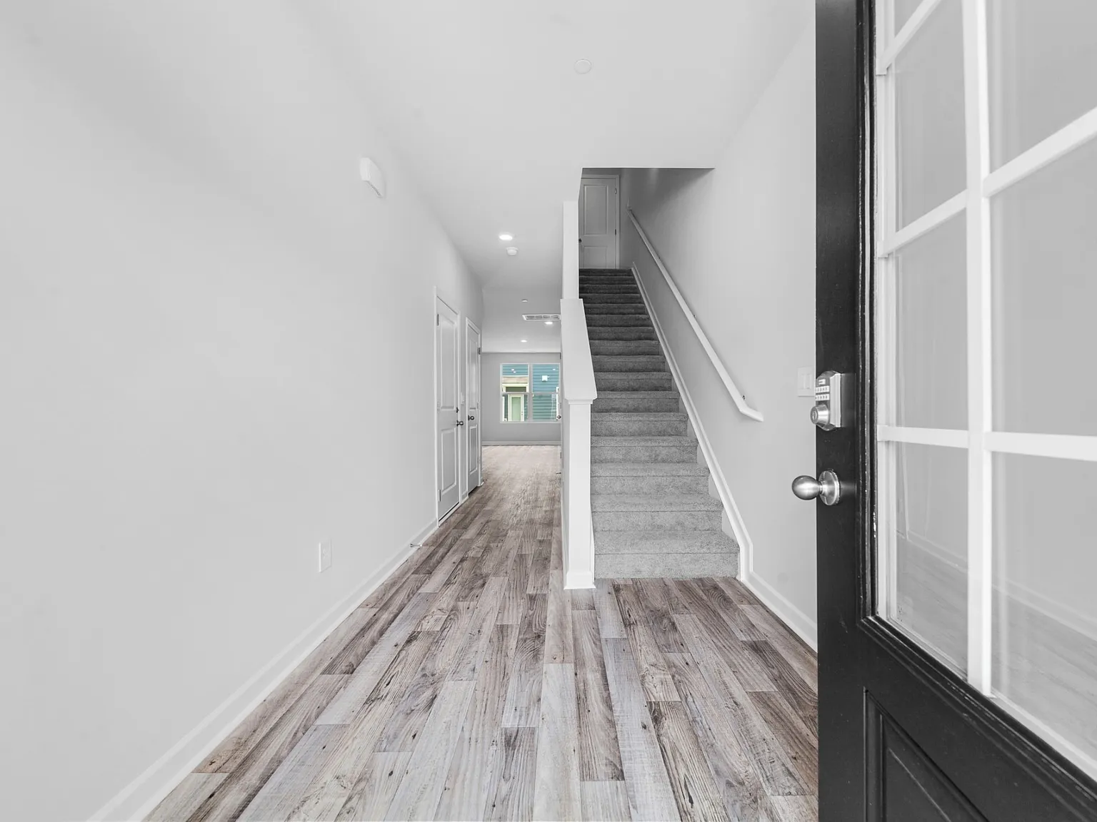 3 bed, 2.5 bath, 1474 sqft, $1,650 — Photo 3