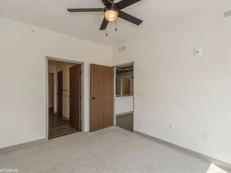 The Leo at the Hub Apartments — Photo 27
