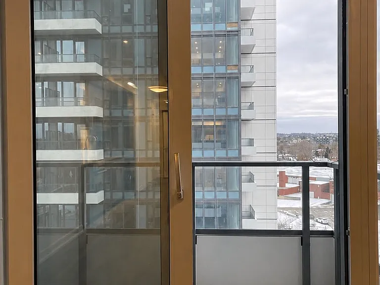 5 Wellington St S — Photo 16