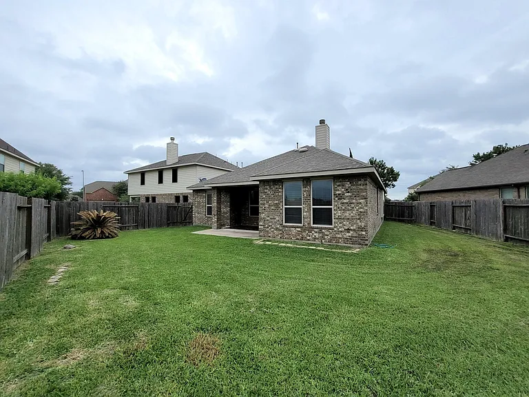 7506 Amber Village Cir — Photo 22
