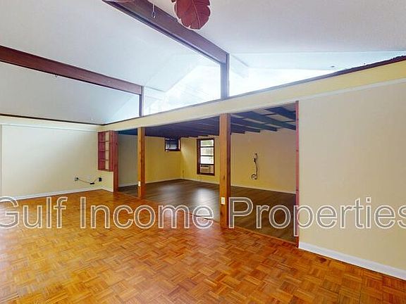 5th image of 3202 21st Ave W #1