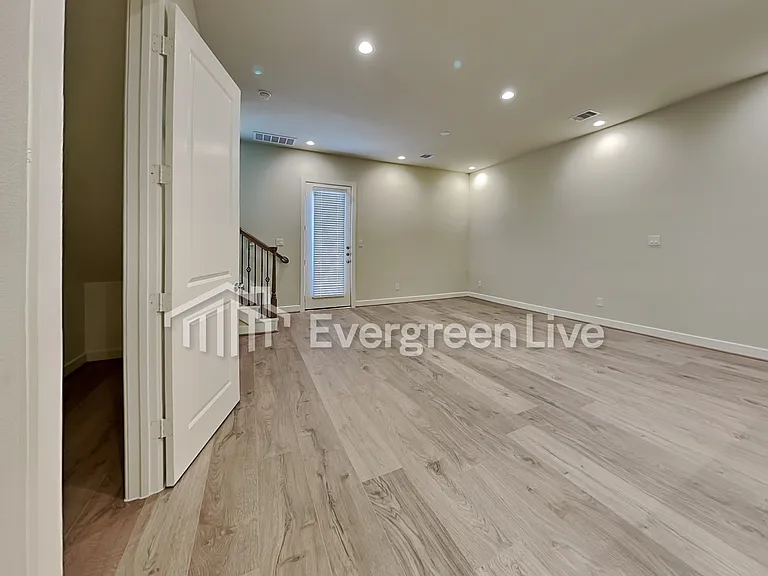 5734 Quinn Landing Rd — Photo 5