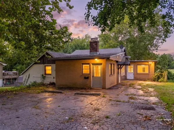 102 Collette St, Excelsior Springs, MO 64024