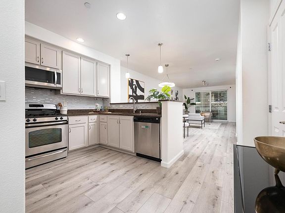 5th image of 1388 Broadway Unit 201