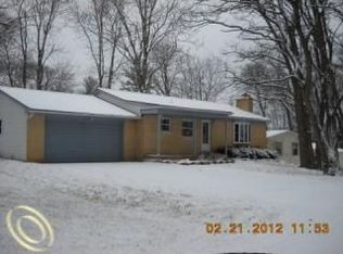 10810 Hillway Dr, White Lake, MI