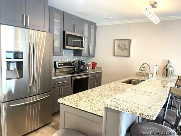 875 Parkside Pl Unit 307, Osage Beach, MO 65065