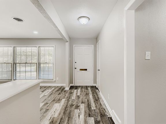 5th image of 6225 Berryhill St