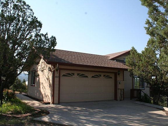Private on Half Acre Close to Town