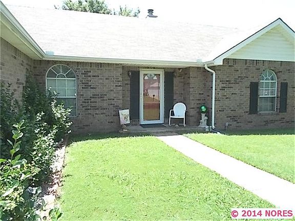 3rd image of 1509 Trenton Cir