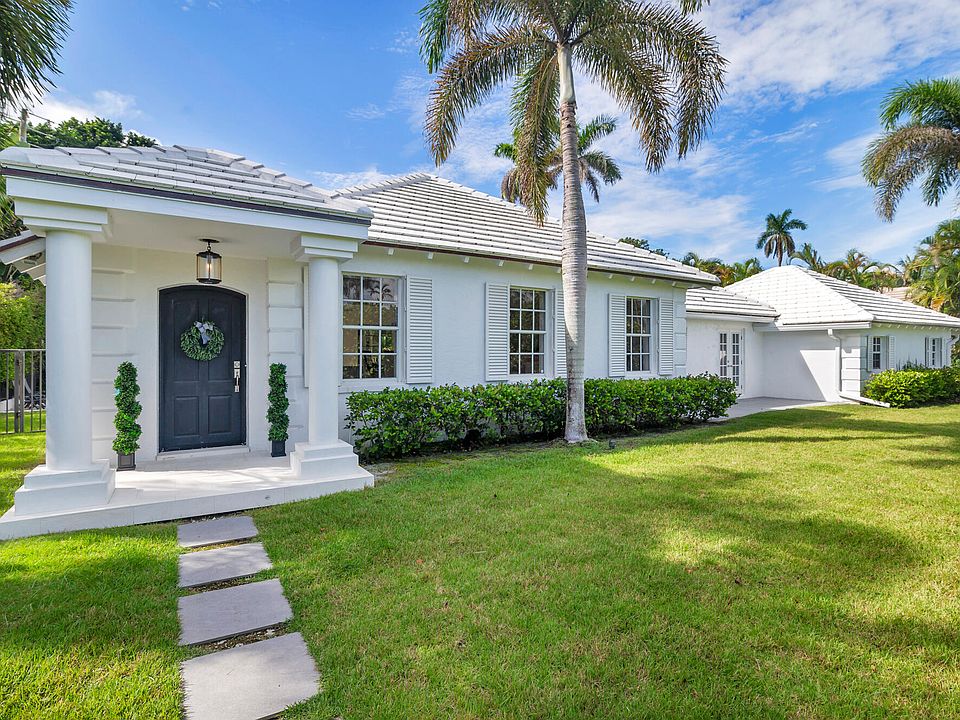 1st image of 216 Bahama Ln