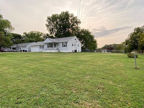 5th image of 1209 Farris Dr