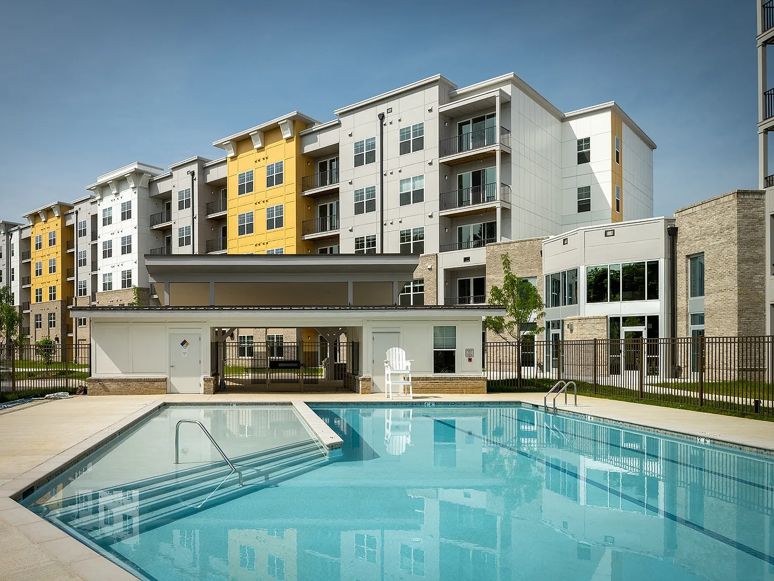 Woodmore Grand — Photo 1