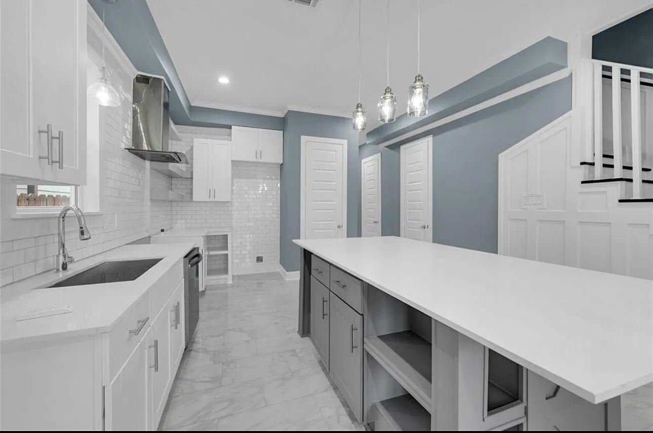 3 bed, 2.5 bath, 1920 sqft, $2,650 — Photo 2