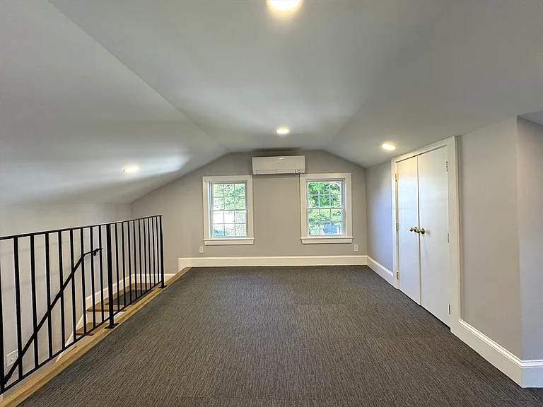 55 Central St #2R — Photo 7