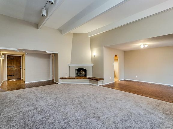 4th image of 2601 E Mitchell Dr