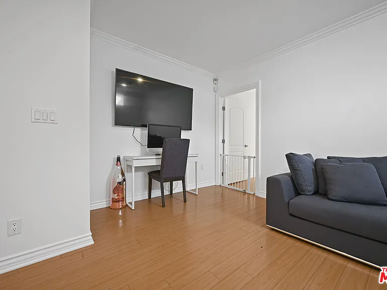 232 S Crescent Dr — Photo 24